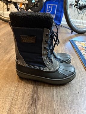 LL Bean Mens 8 M Insulated Snow Duck Boots Waterproof Gray Blue Black 507841